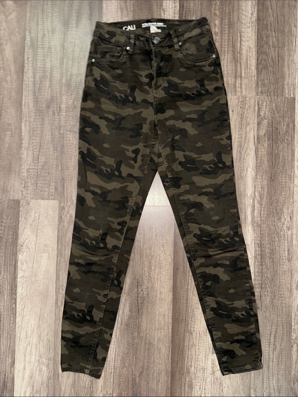 Women's Camo Skinny Jeans - Olive Green.